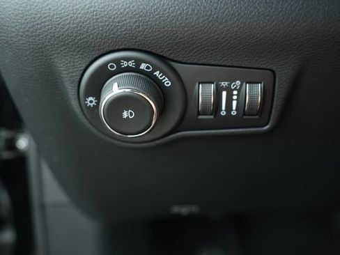 New 2026 Jeep Compass Trailhawk w/ Sun, Sound & Navigation Group AWD/4WD image 33