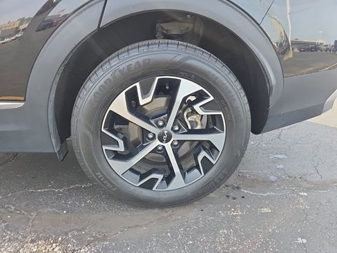 Used 2023 Kia Sportage EX image 4