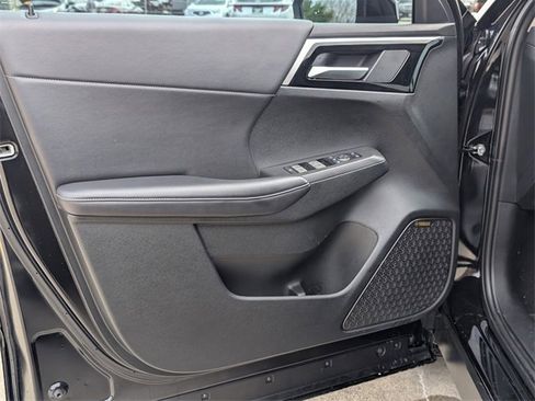 Used 2025 Mitsubishi Outlander SE image 10