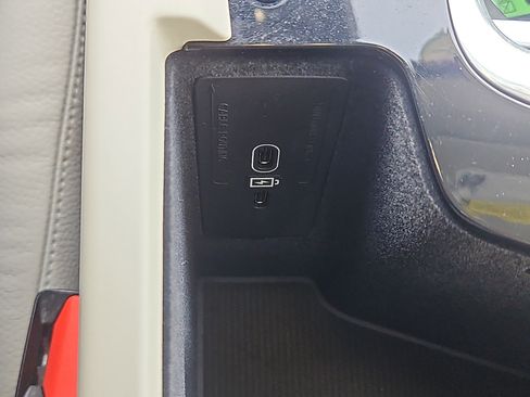 Used 2023 Volvo XC60 B5 Plus w/ Climate Package image 11