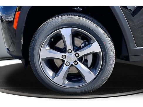 New 2026 Jeep Grand Cherokee L Limited AWD/4WD image 13