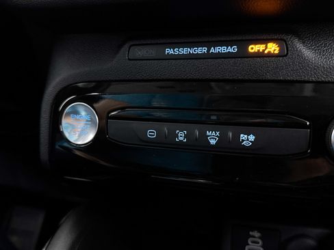 Used 2025 Ford Escape SE FWD image 8
