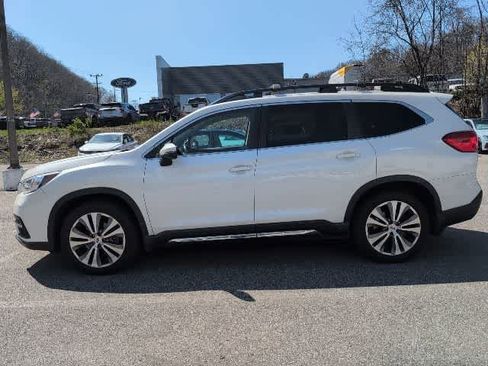 Used 2022 Subaru Ascent Limited image 2