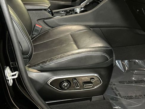 Used 2021 Jeep Grand Cherokee L Overland w/ Luxury Tech Group IV image 13