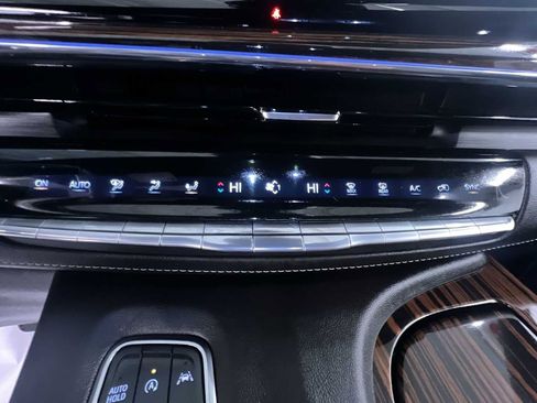 Used 2023 Cadillac Escalade Premium Luxury image 28