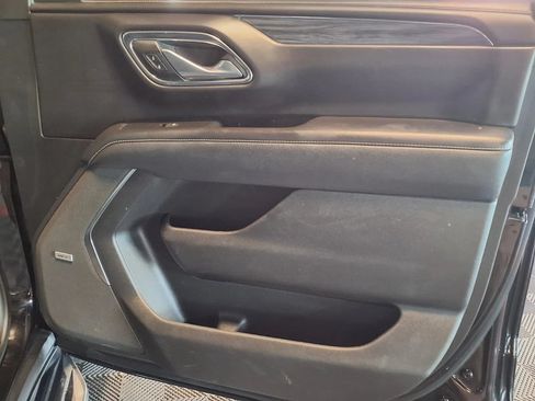 Used 2023 GMC Yukon SLT AWD/4WD image 10