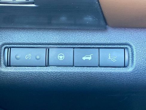 New 2025 Nissan Pathfinder Platinum image 15