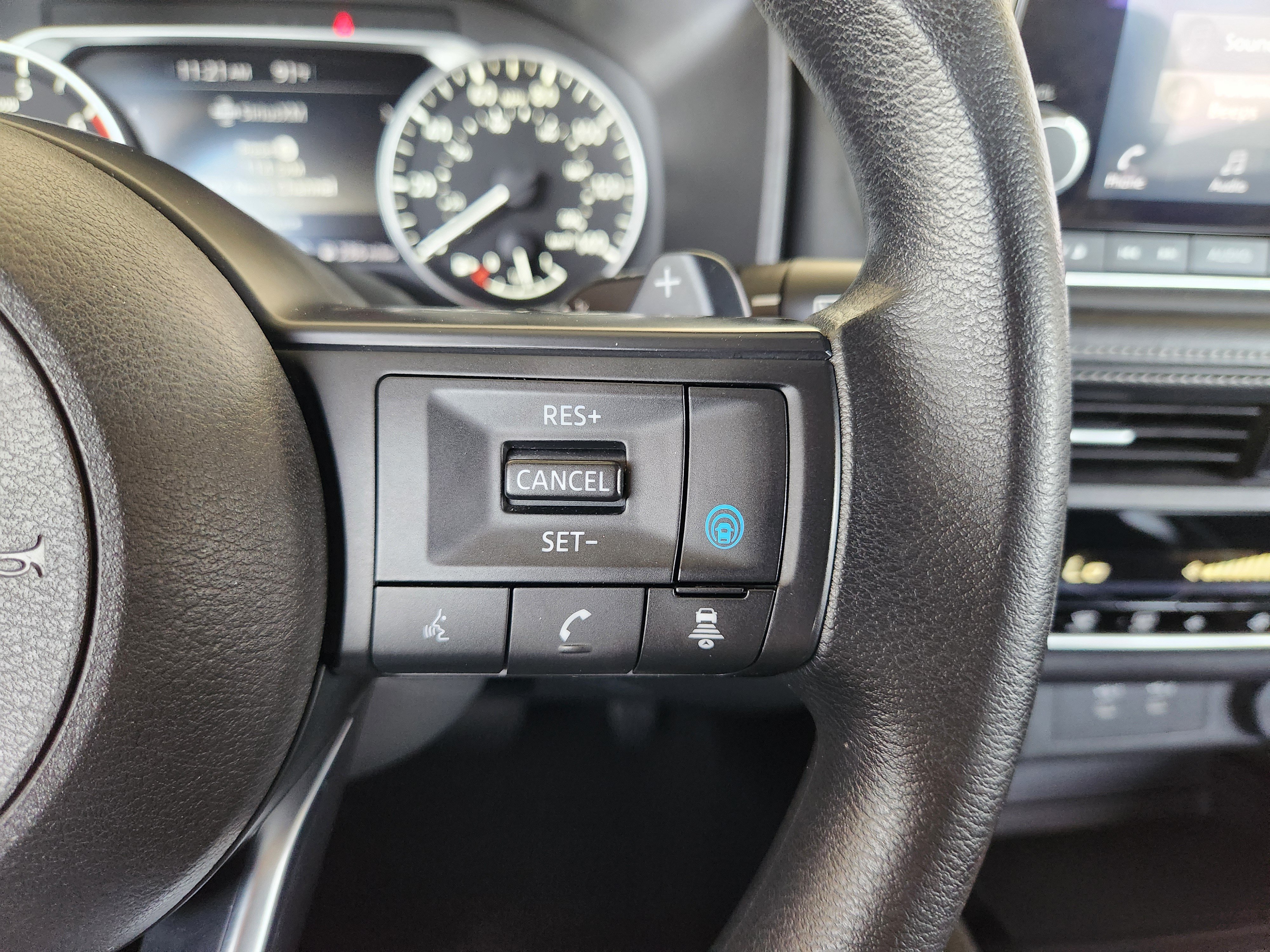 Used 2024 Nissan Rogue SV AWD/4WD image 28