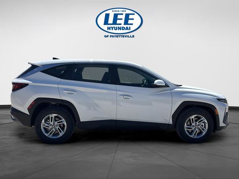 New 2026 Hyundai Tucson SE FWD image 2