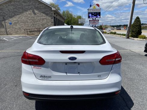Used 2017 Ford Focus SE FWD image 6