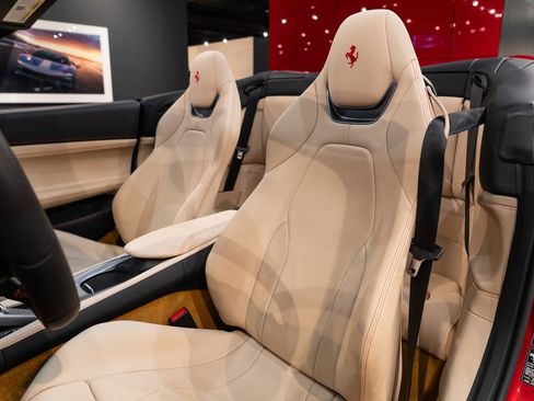 Certified 2023 Ferrari Portofino M image 4