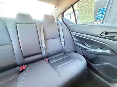 Used 2025 Nissan Altima 2.5 SV FWD image 35