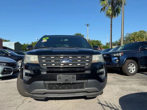 Used 2016 Ford Explorer XLT w/ Equipment Group 202A AWD/4WD image 2
