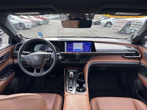 Used 2025 Toyota Crown Signia w/ Advanced Technology Package AWD/4WD image 10