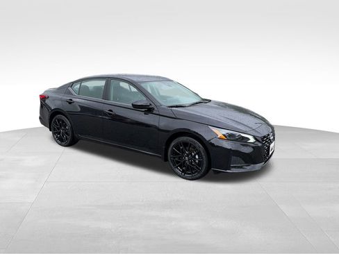 New 2026 Nissan Altima 2.5 SR w/ SR Midnight Edition Package AWD/4WD image 8