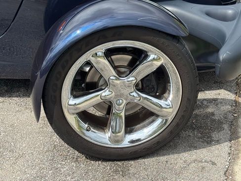Used 2001 Chrysler Prowler RWD image 16