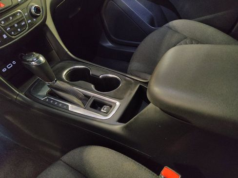 Used 2019 Chevrolet Equinox LT FWD image 26
