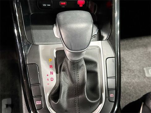 Used 2023 Kia Forte GT-Line w/ GT-Line Premium Package image 17