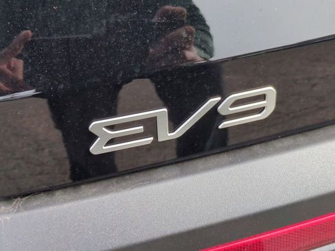 New 2026 Kia EV9 Light image 23