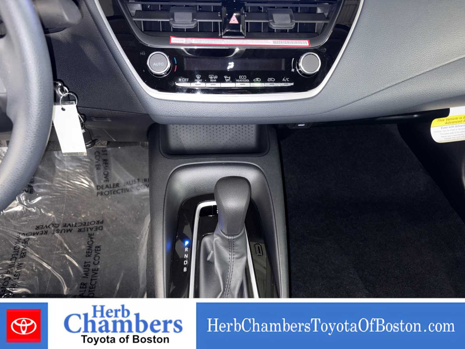Used 2026 Toyota Corolla LE FWD image 14