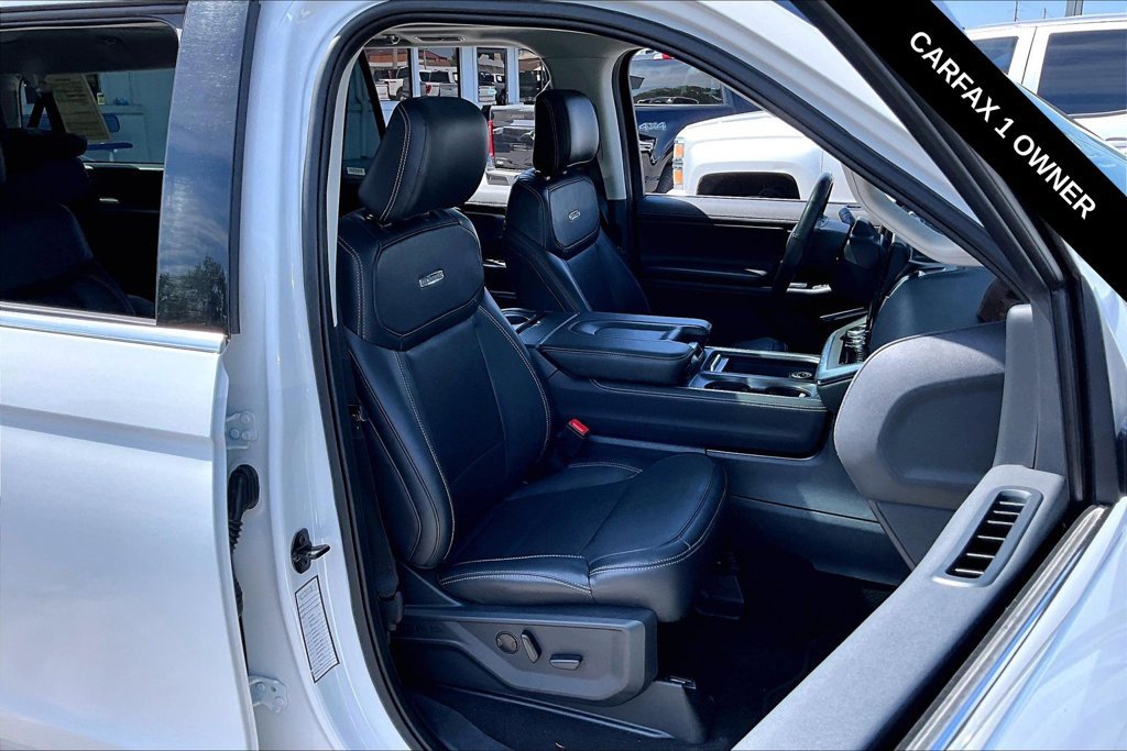 Used 2025 Ford Expedition Max Platinum AWD/4WD image 29