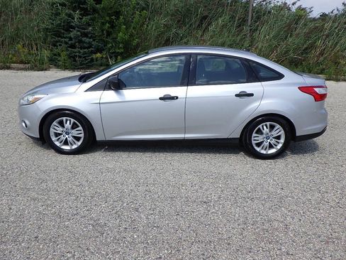 Used 2014 Ford Focus S FWD image 2