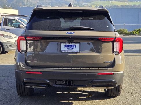 New 2026 Ford Explorer ST-Line w/ ST-Line Street Pack image 5