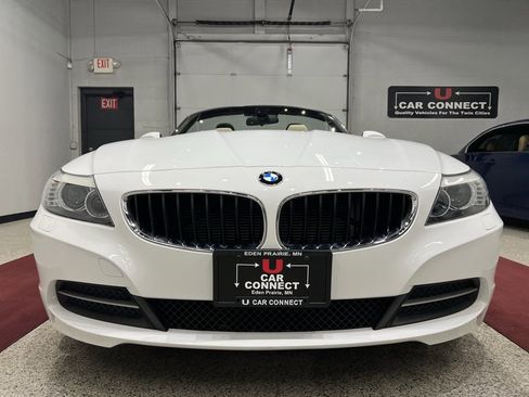 Used 2011 BMW Z4 sDrive30i image 10