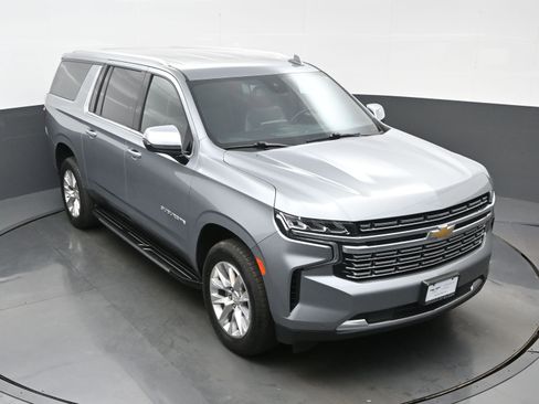 Used 2023 Chevrolet Suburban Premier image 41