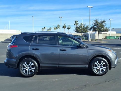 Used 2017 Toyota RAV4 LE image 7