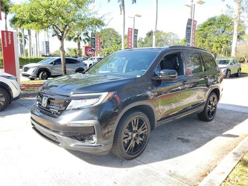 Used 2022 Honda Pilot Black Edition image 3