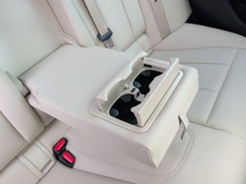 Used 2021 BMW 330i xDrive Sedan w/ Premium Package image 17