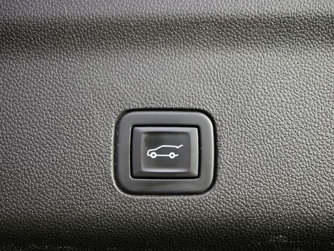 Used 2021 Chevrolet Tahoe High Country w/ Premium Package AWD/4WD image 16