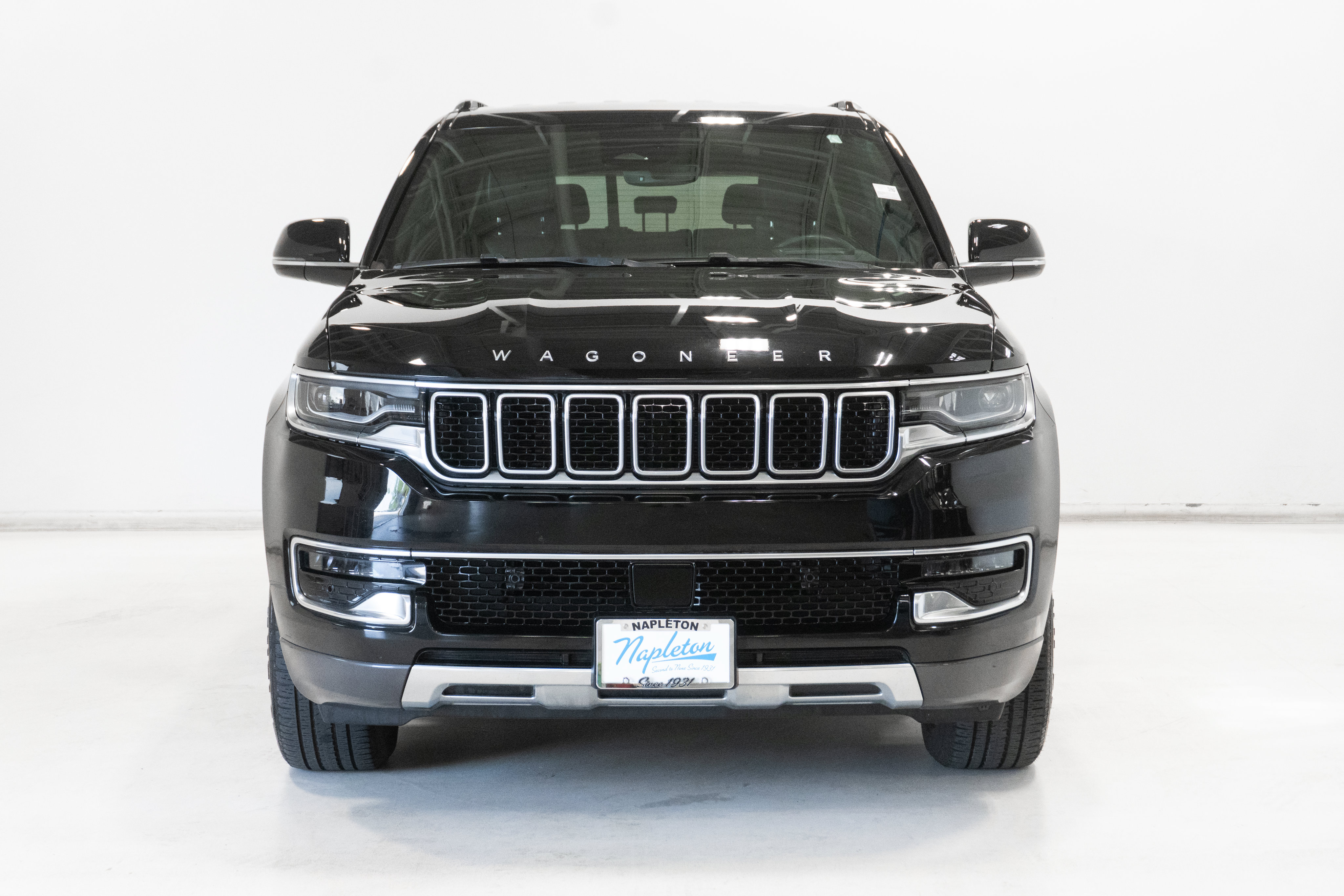 Used 2022 Jeep Wagoneer Series III w/ Rear Seat Video Group 1 AWD/4WD image 5