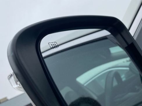 Used 2023 Nissan Murano SV image 8