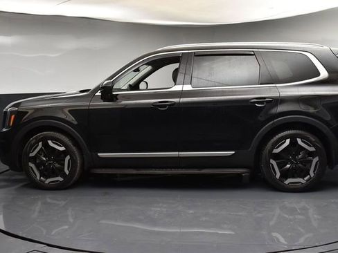 Certified 2025 Kia Telluride EX w/ EX Captain's Chair Package image 5