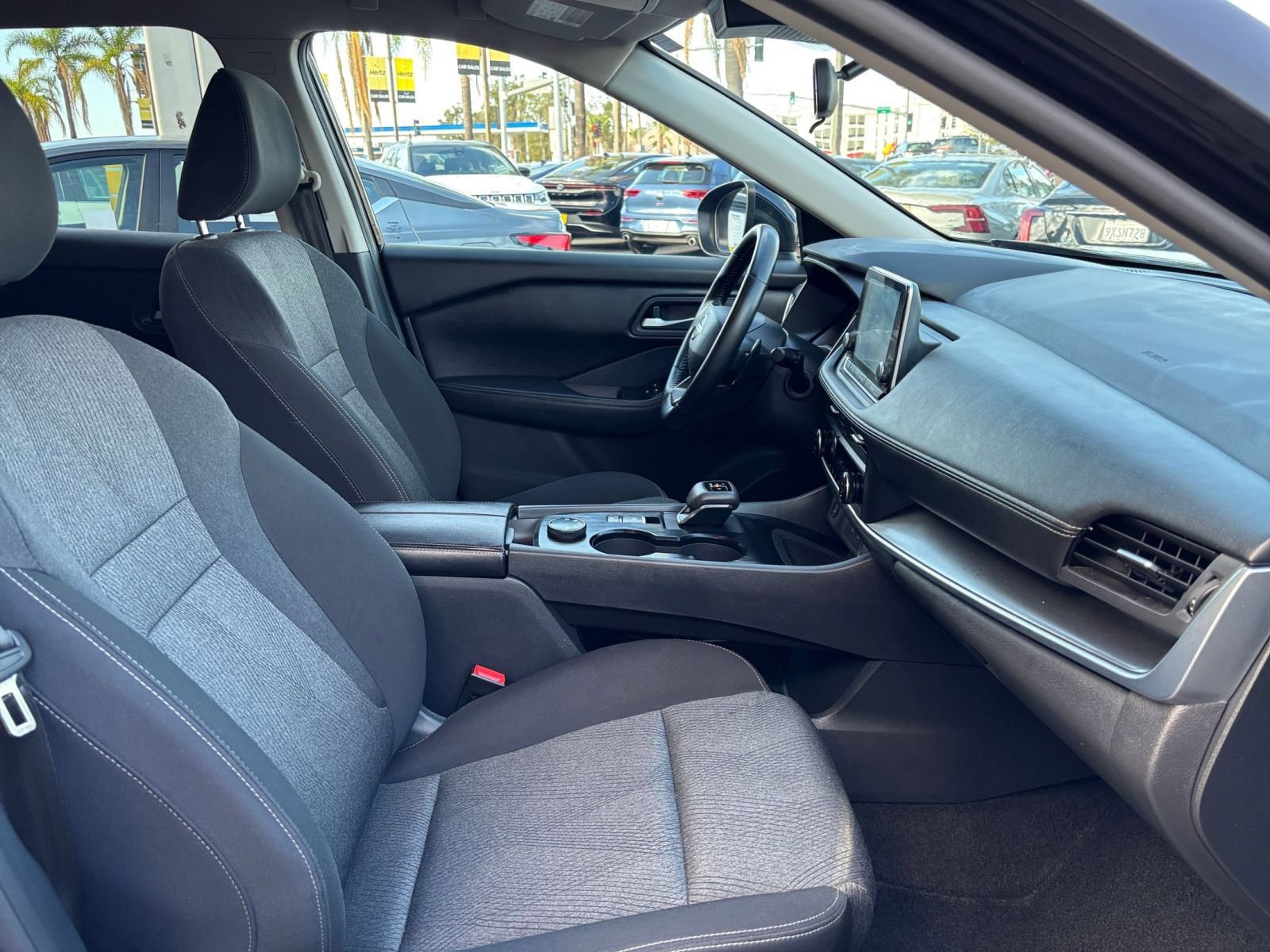 Used 2025 Nissan Rogue SV AWD/4WD image 37