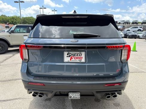 Used 2025 Ford Explorer ST AWD/4WD image 6