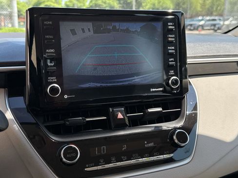 Used 2022 Toyota Corolla LE FWD image 4