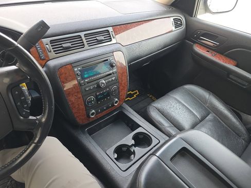 Used 2007 Chevrolet Avalanche LT w/ LT Preferred Equipment Group AWD/4WD image 12