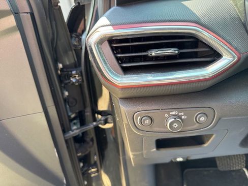 Used 2023 Chevrolet TrailBlazer RS AWD/4WD image 14