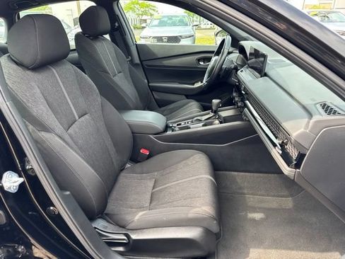 Used 2025 Honda Accord Sport image 25