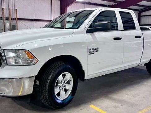 Used 2024 RAM 1500 Classic SLT AWD/4WD image 7