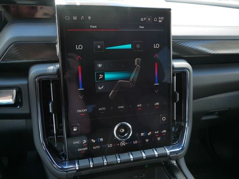 New 2026 GMC Yukon XL AT4 w/ AT4 Premium Package AWD/4WD image 8