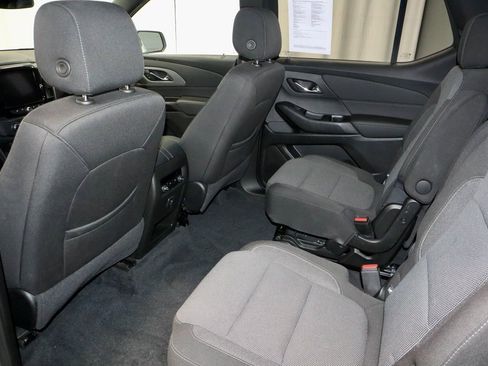 Used 2023 Chevrolet Traverse LT image 20