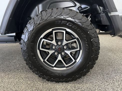 Used 2025 Jeep Wrangler Unlimited Rubicon image 22