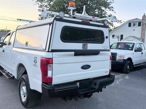 Used 2017 Ford F250 XL AWD/4WD image 4