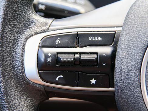 Used 2025 Kia Sportage LX FWD image 12