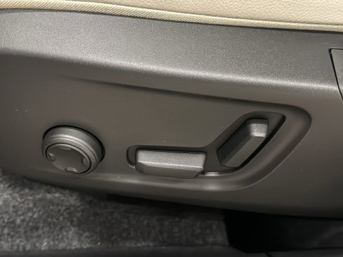 Used 2026 Volvo XC40 B5 Plus w/ Protection Package Premier image 24