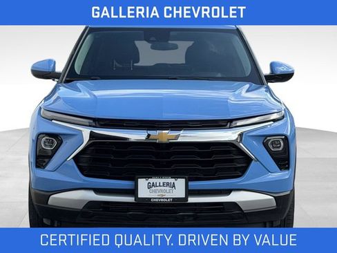 Used 2024 Chevrolet TrailBlazer LT w/ Driver Confidence Package AWD/4WD image 3